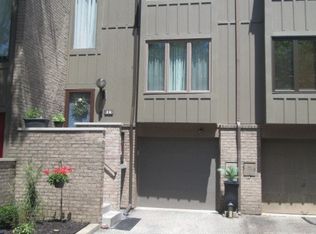 25 Maple Ct, Pittsburgh, PA 15237