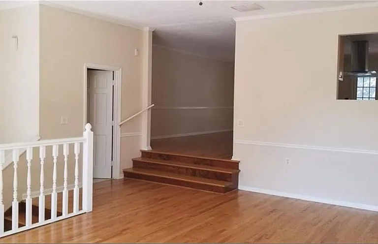 3386 Shorelake Dr — Photo 3