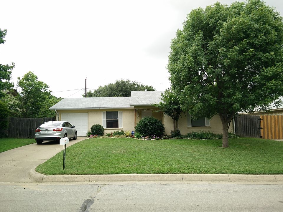 1st image of 708 Vaughn Dr