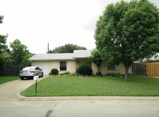 708 Vaughn Dr, Burleson, TX 76028