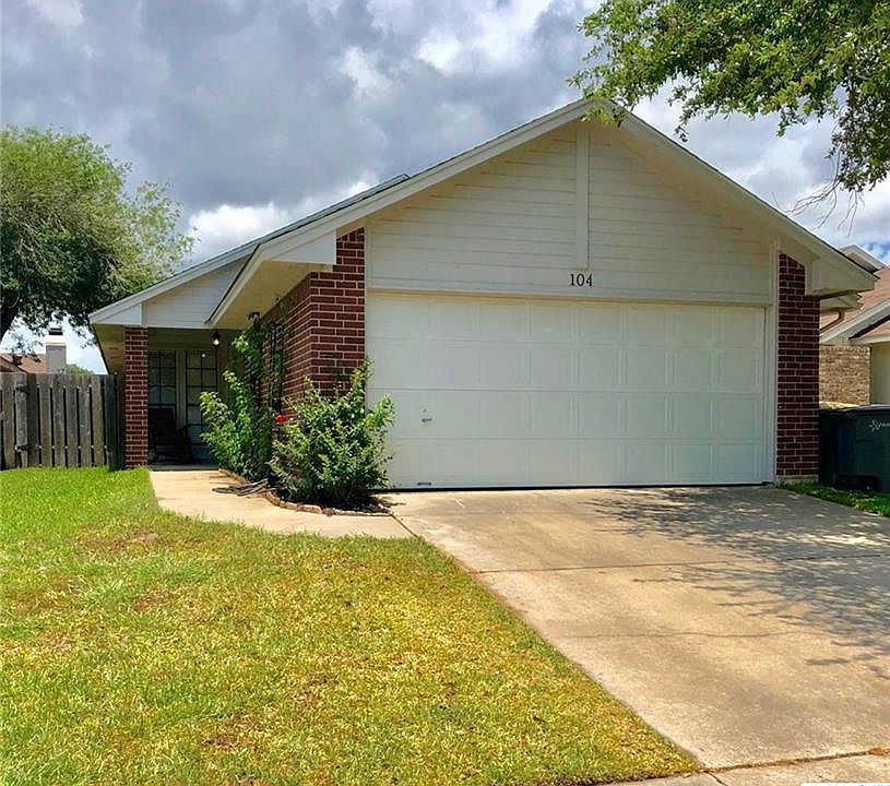 1st image of 104 Waterford Dr