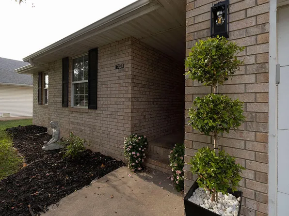1331 W Turnberry Boulevard, Ozark, MO 65721