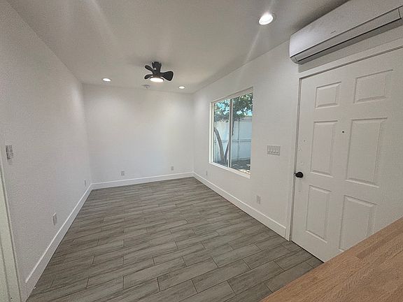 5th image of 3743 37th St