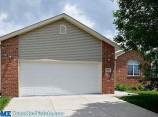 5020 Larkspur Ln, Lincoln, NE 68521