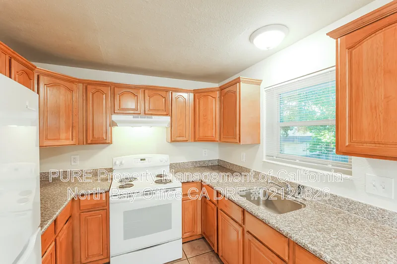 2 bed, 2.0 bath, 900 sqft, $2,250 — Photo 2