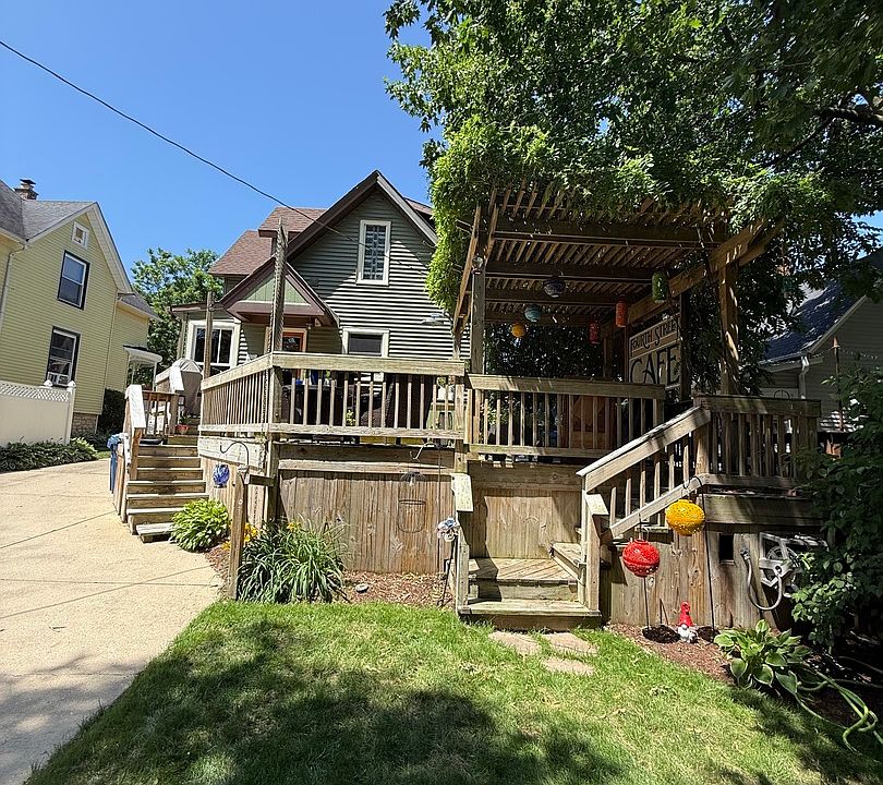 2nd image of 206 N 5th St