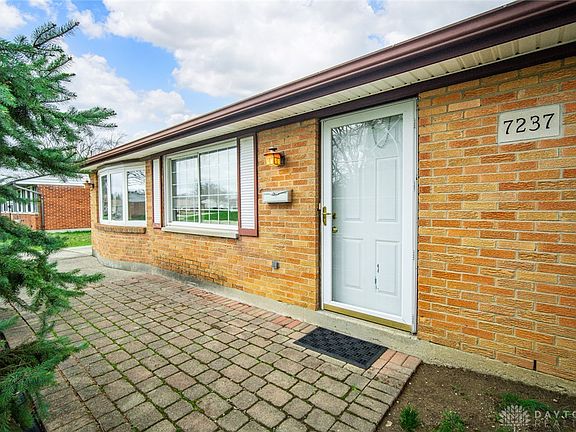 5th image of 7237 Carmelita Dr