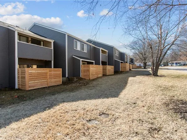 1506 W 25th Ct APT E10, Lawrence, KS 66046