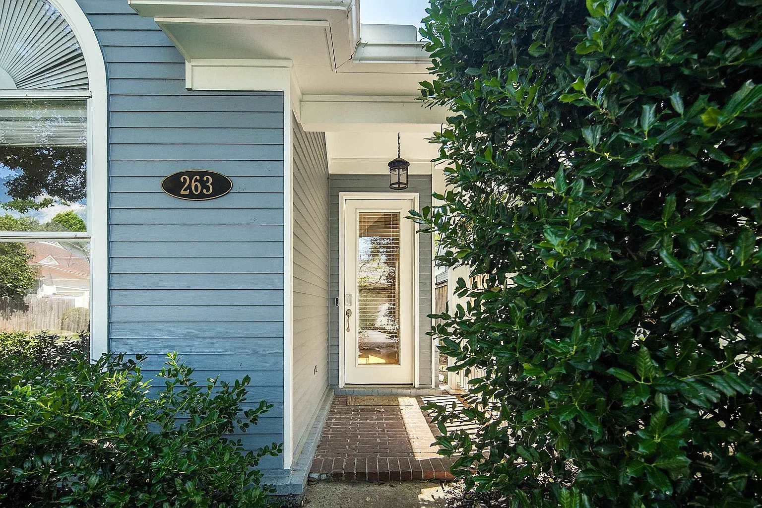 3 bed, 1271 sqft, $2,300 — Photo 3
