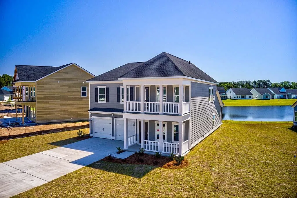 5 bed, 3.5 bath, 2449 sqft, $3,600 — Photo 2