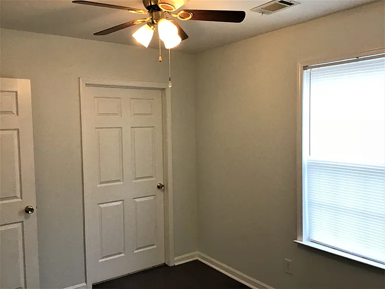 3446 Lee St — Photo 10