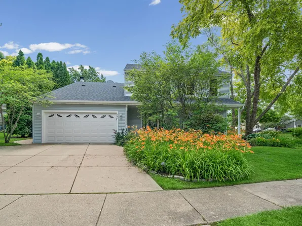 281 Tyler Ct, Libertyville, IL 60048