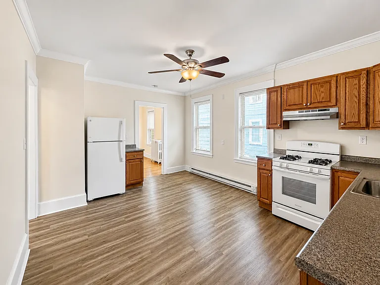 44 Glendale Ave #1 — Photo 8