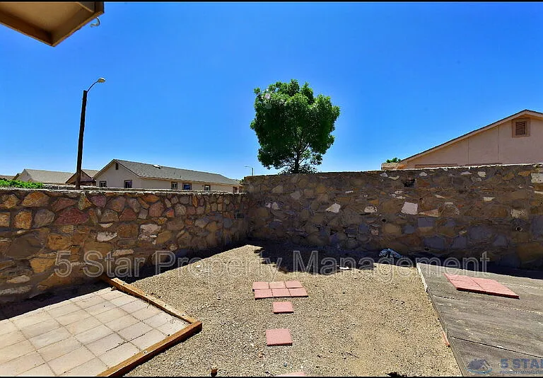 12976 Enrique Gomez Ln — Photo 40
