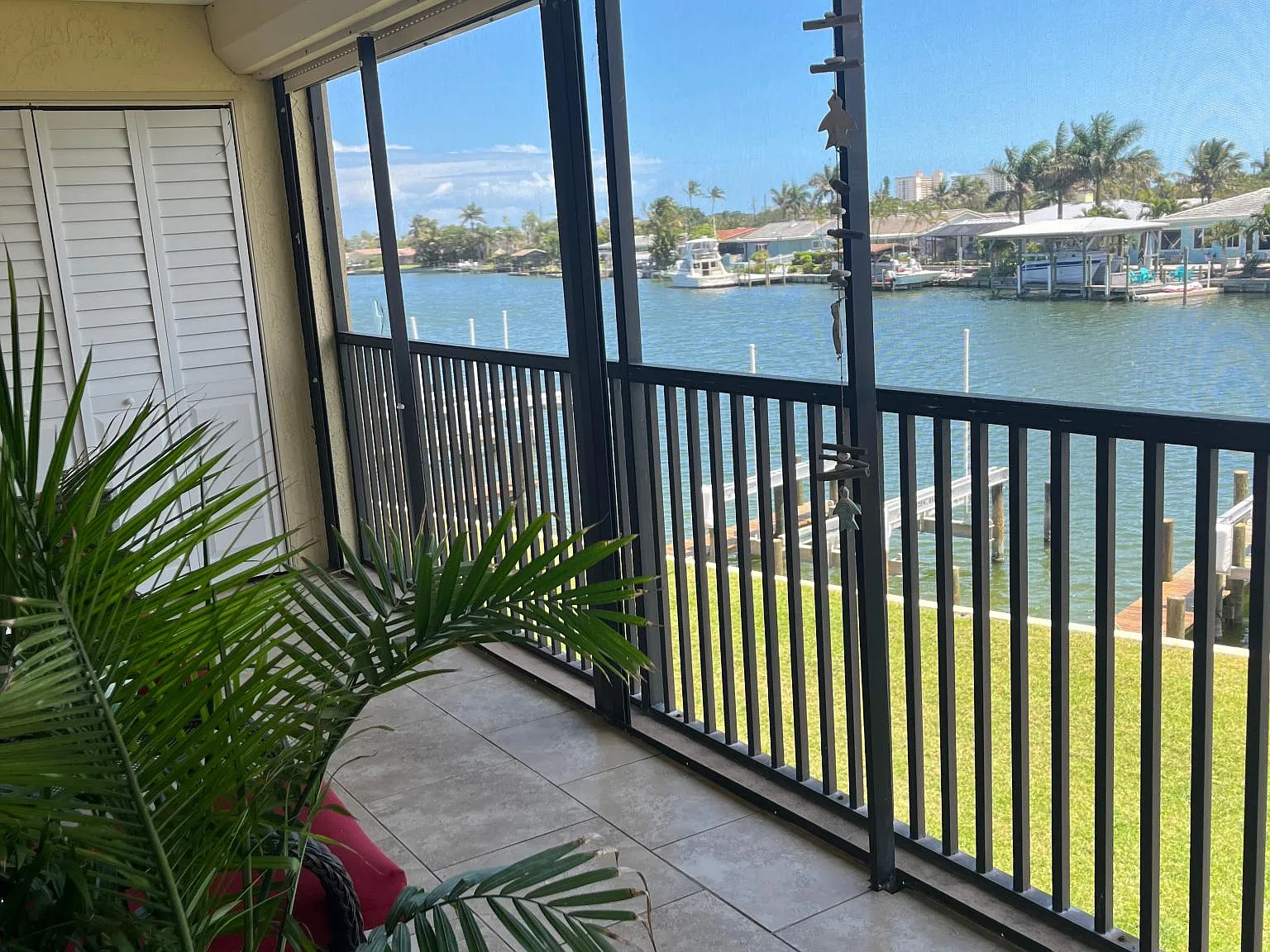 325 S Banana River Blvd — Photo 2