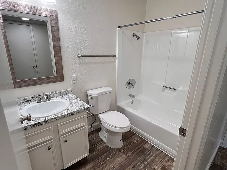 1187 E Madison Ave — Photo 11