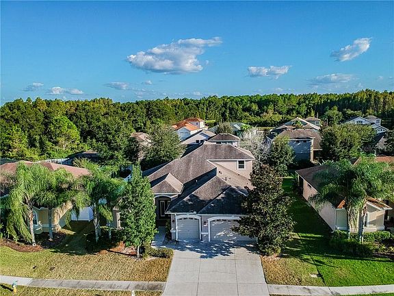 3rd image of 1440 Beaconsfield Dr