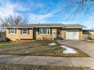 3202 6th St W, Milan, IL 61264
