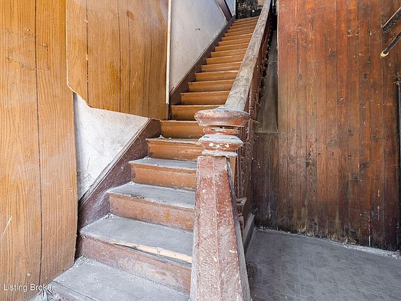 5th image of 503 E Breckinridge St