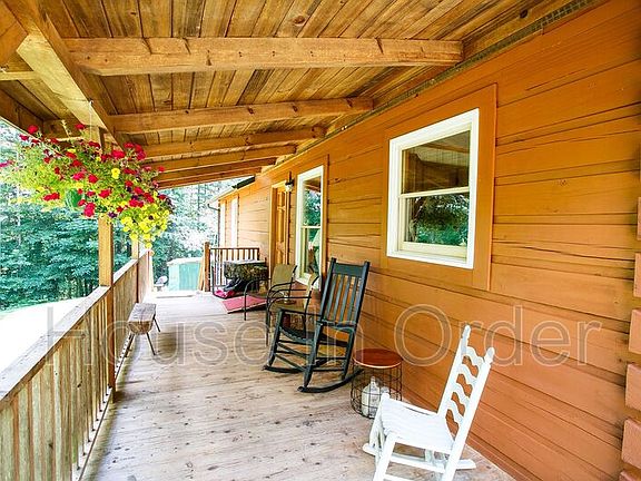 2nd image of 561 Bee Tree Rd