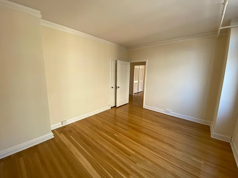 Crestview Apartments — Photo 40