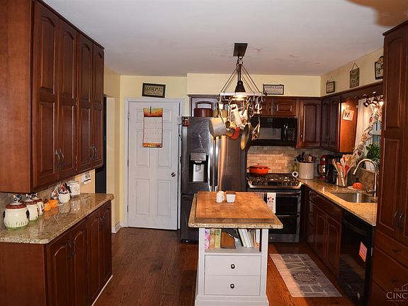 3rd image of 3179 Lynn Dr