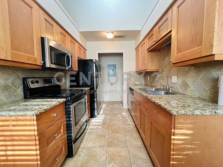 5759 Cedar Creek Dr — Photo 10