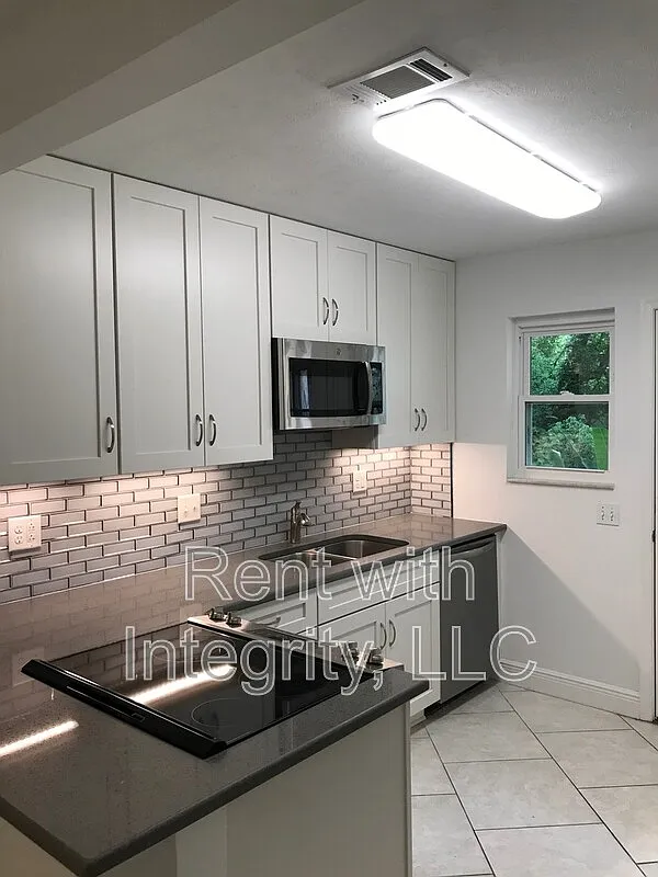 2 bed, 1.0 bath, 1000 sqft, $1,250 — Photo 1