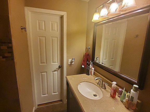 5th image of 2428 Wilson Dr