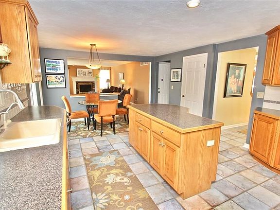 4th image of 10244 Old Orchard Dr
