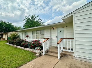 1346 Hillcrest Dr, Graham, TX 76450