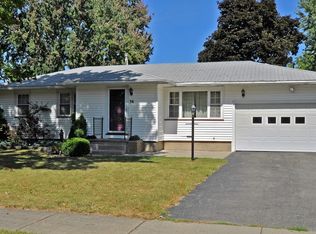 36 Knob Rd, Rochester, NY 14626