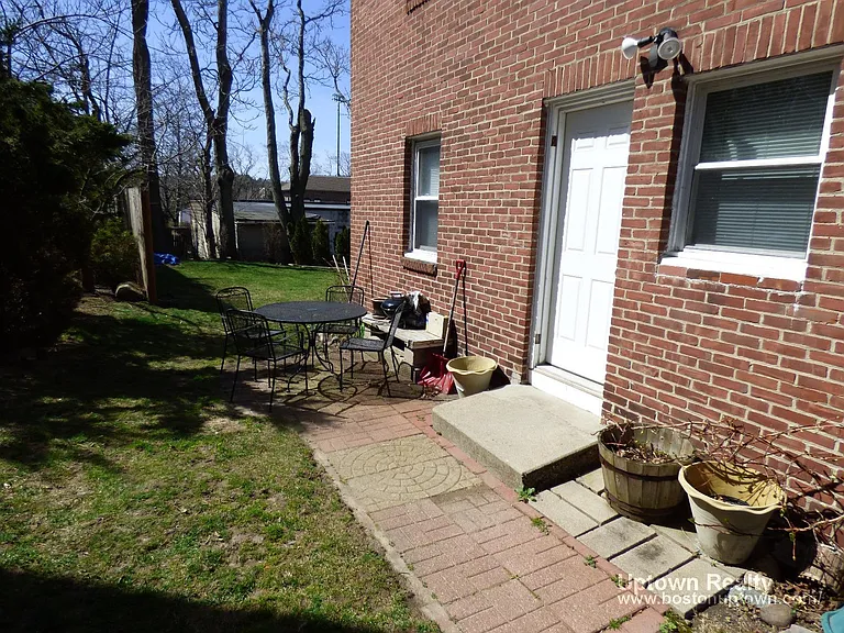 5 Olive St #1 — Photo 11