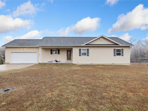 10271 Quincy Ln, Harrison, AR 72601