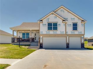 4410 Valley Ridge Dr, Saint Joseph, MO 64505