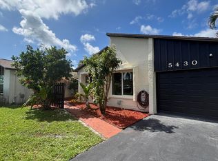 5430 Mirror Lakes Boulevard, Boynton Beach, FL 33472