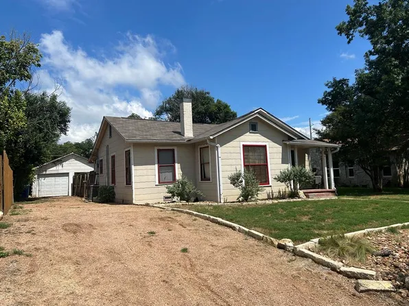 954 Prescott St, Kerrville, TX 78028