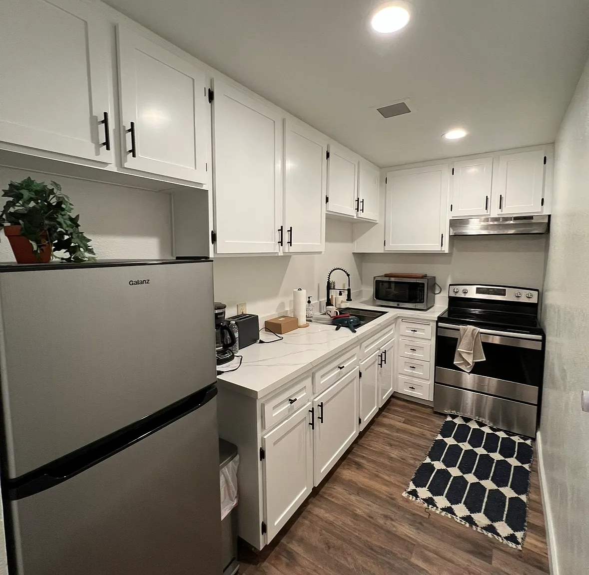 510 N Villa Ct — Photo 4
