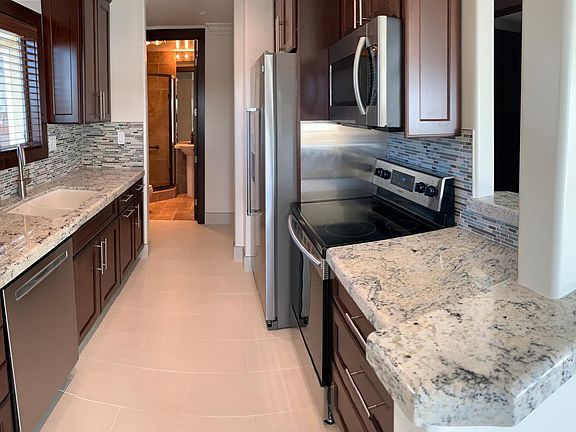 2nd image of 3833 Lamont St Unit 4G