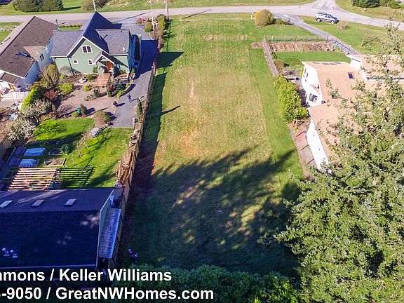 3rd image of 2604 Island View Ln