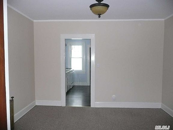 4th image of 35 Alexander Ave