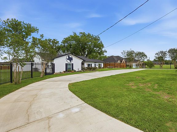 3rd image of 5111 Brookside Rd