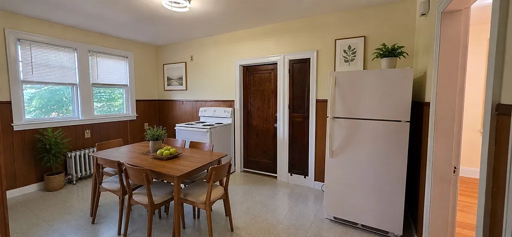 2 bed, 1.0 bath, 874 sqft, $1,795 — Photo 3
