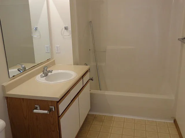 3 bedroom, 1.5 bathroom 3 bedroom, 1.5 bathroom
