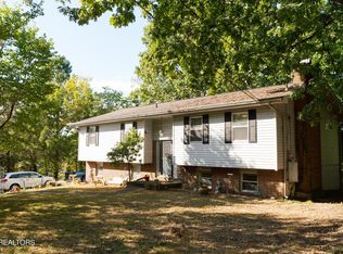 8902 Shallowford Rd, Knoxville, TN 37923