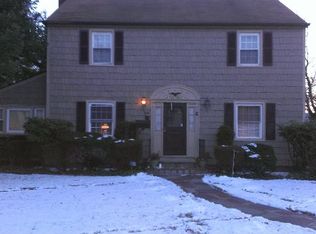 288 Crowell St, Hempstead, NY 11550