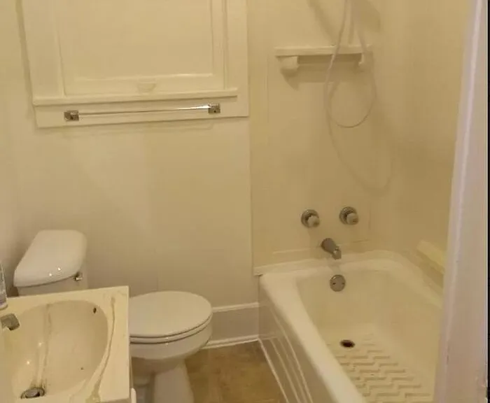 840 S Flood Ave — Photo 3