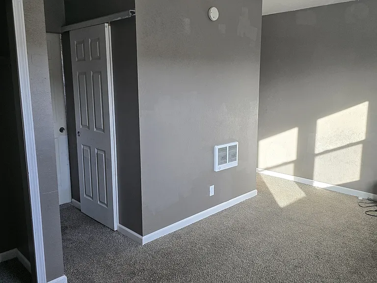 216 S Cavin St #8 — Photo 11
