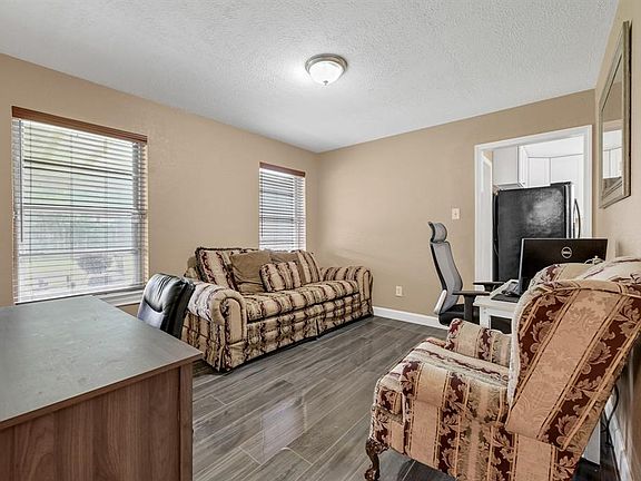 5th image of 10139 Fernstone Ln