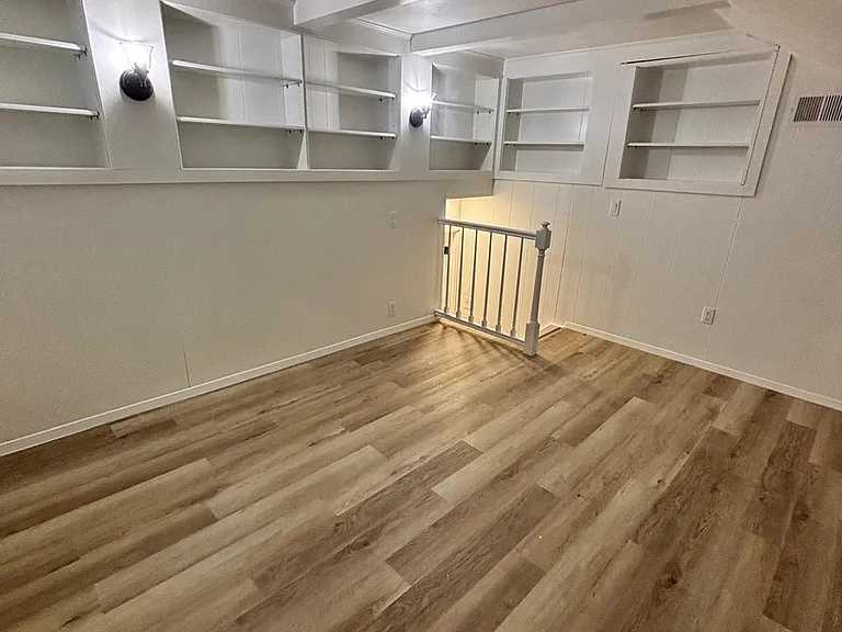 791 Longview Ave — Photo 12